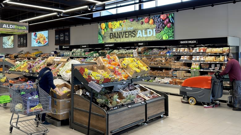 Aldi store in Davners