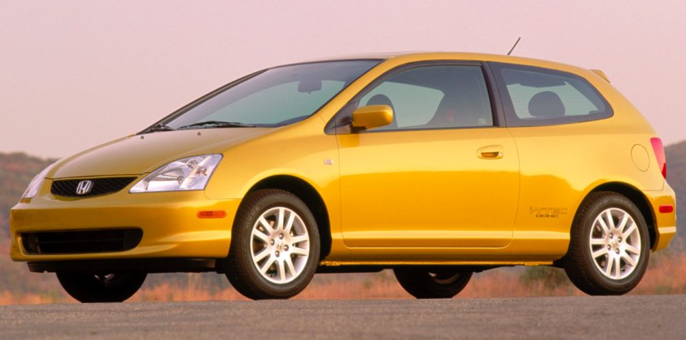 <p>The Civic Si is the ultimate blend of usability, affordability, and fun. Mid-2000s hatchback models like the one shown above are easy to find under the $10,000 mark, and make for truly great all-rounders. <a href="https://www.ebay.com/itm/2008-Honda-Civic-Si/164195079889?hash=item263aca16d1:g:2tcAAOSwdlNeucWx" rel="nofollow noopener" target="_blank" data-ylk="slk:This 2008 coupe;elm:context_link;itc:0;sec:content-canvas" class="link ">This 2008 coupe</a> can be yours today. </p>