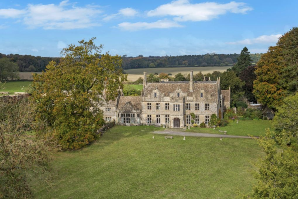 Estate agents said the £7.5m house could be a 'renovation project'. Photo: Rightmove