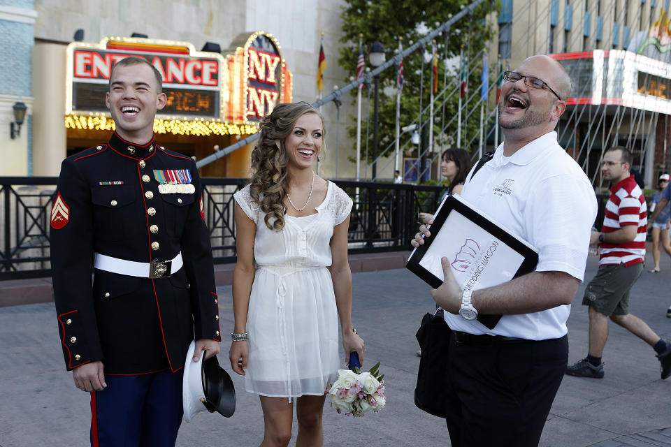 Las Vegas Wedding Wagon Offers $99 Mobile Ceremonies