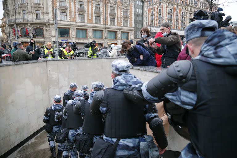 El despliegue de la policía rusa en Moscú por una protesta por el estado de salud de Navalny