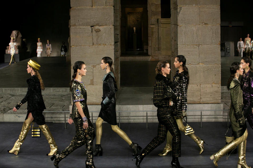 Models present creations during the CHANEL Paris New York Métiers d’art 2018/19 Show. Photo: REUTERS/Caitlin Ochs