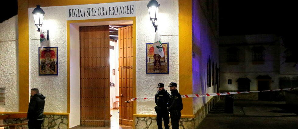 Un sacristain a été tué à l'arme blanche et plusieurs personnes blessées dans une église espagnole mercredi 25 janvier.  - Credit:STRINGER / AFP