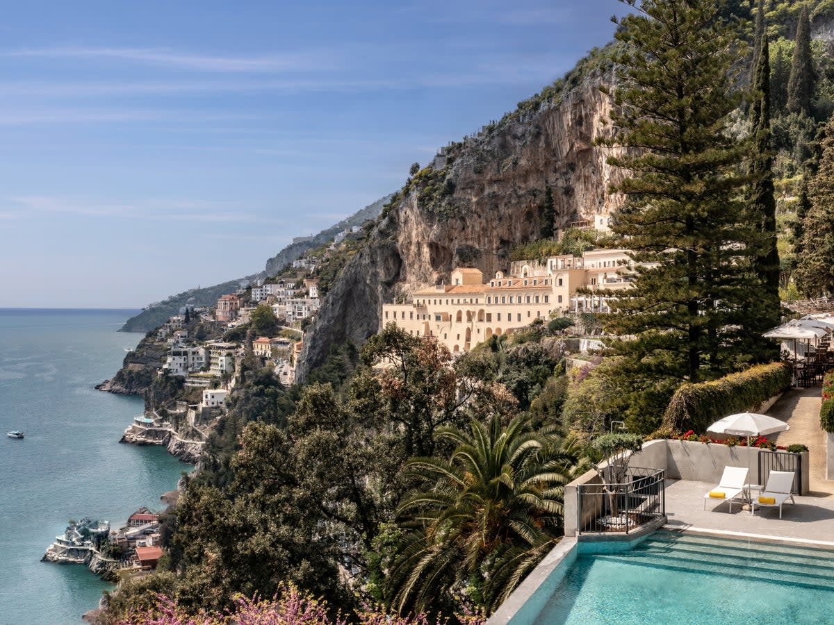 The Amalfi coast is still sumptuous off-season (Ananatara)