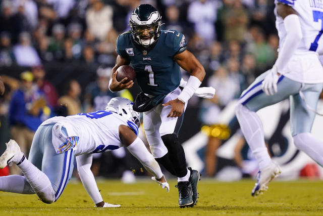 Unbeaten Eagles hope Quinn strengthens run at Super Bowl