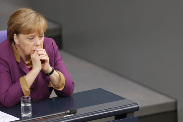 <b>Angela Merkel</b><br><br>Beim Thema Frauen in Führungspositionen darf sie natürlich nicht fehlen: Diese Pfarrerstochter geht in harte Diskussionen mit US-Präsident Obama und bildete mit dem ehemaligen französischen Präsidenten Sarkozy das europäische Politik-Duo „MERkozy“: Angela Merkel. Von der Basisarbeit in der CDU über die Stationen als Bundesumweltministerin und Partei-Vorsitzende – die 58-Jährige arbeitete sich engagiert und konzentriert an die politische Spitze Deutschlands: Als erste Frau wurde sie 2005 zur Bundeskanzlerin gewählt. Seither profilierte sie sich als Führungsfigur der europäischen Wirtschaftspolitik. Kaum jemand widersprach, als das Magazin Forbes Merkel zur mächtigsten Frau der Welt kürte. (Bild: dpa)