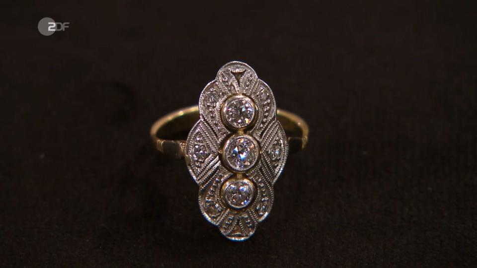 Einen unerwartet hohen Preis von 500 Euro erzielte ein Art-déco-Ring aus Gold mit Diamanten aus den 1920er-Jahren. (Bild: ZDF)