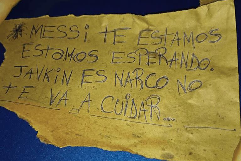 La nota que dejaron tras balear el supermercado de la familia Rocuzzo en Rosario