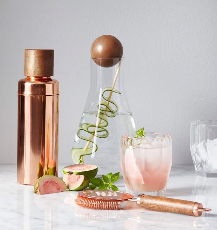 Rose-gold mixing station