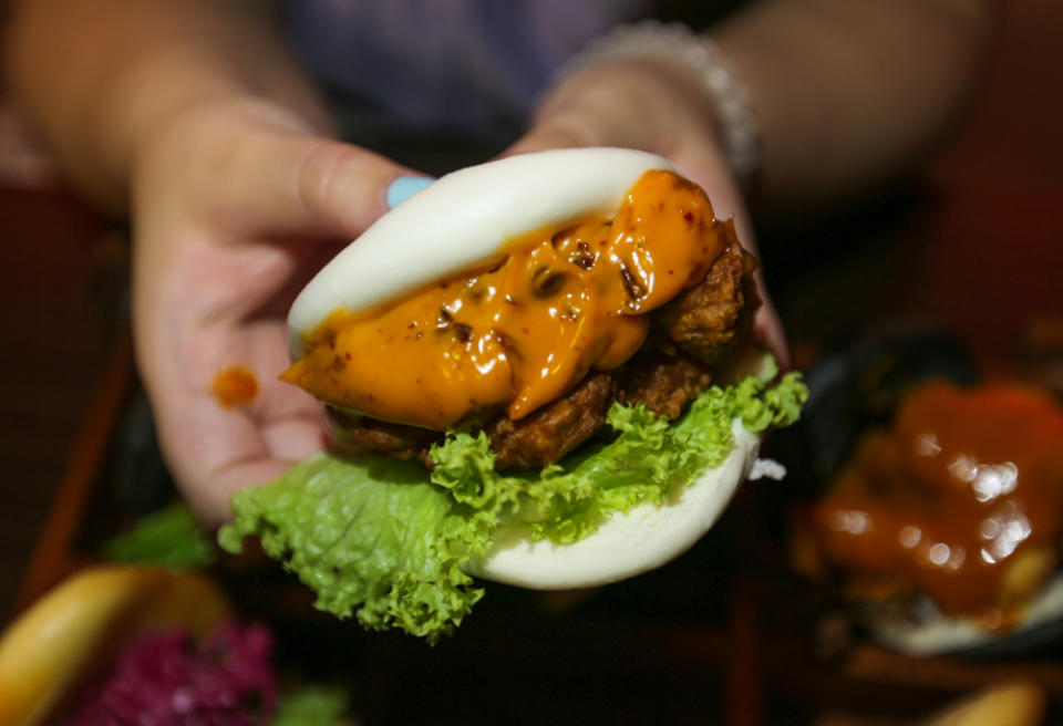 ju hua tai - crispy chicken bao