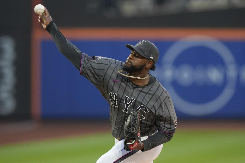 New York Mets' Luis Severino pitches during the first inning of a baseball game against the Chicago Cubs, Monday, April 29, 2024, in New York. (AP Photo/Frank Franklin II)