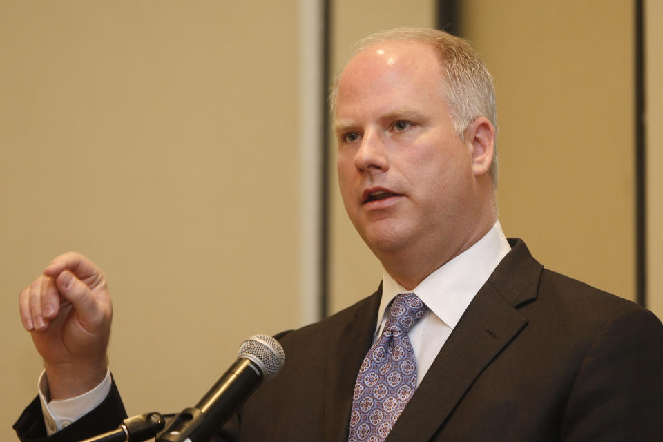 Arkansas Attorney General Dustin McDaniel speaks to Arkansas Associated Press member newspaper editors in Little Rock, Ark., Saturday, May 3, 2014. McDaniel told the group he supports allowing same-sex couples to wed, but will continue defending the state constitution's ban on gay marriage.(AP Photo/Danny Johnston)