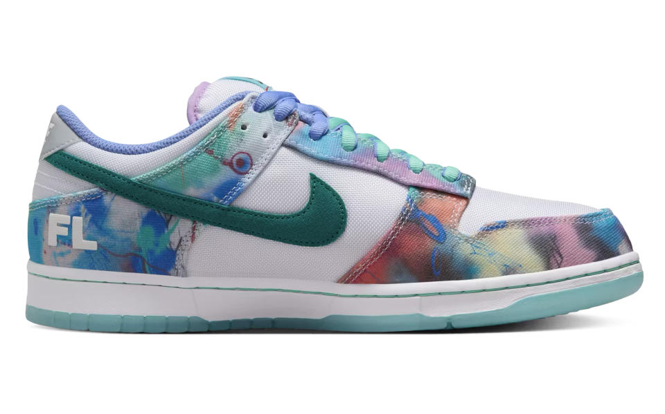 Futura Laboratories x Nike SB Dunk Low 