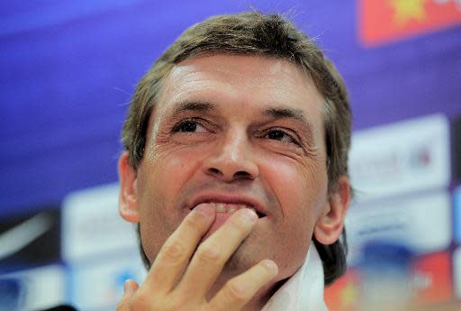 El exDT del Barcelona Tito Vilanova brinda una conferencia de prensa en el centro deportivo Joan Gamper en Sant Joan Despi, cerca de Barcelona, el 16 de julio de 2013