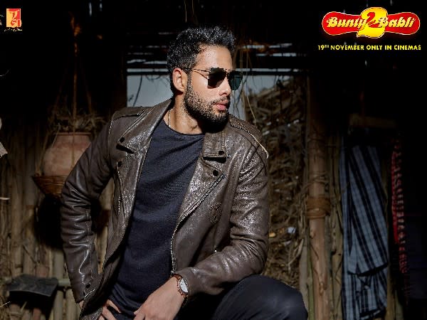 Siddhant Chaturvedi's first look from 'Bunty Aur Babli 2' (Image source: Twitter)