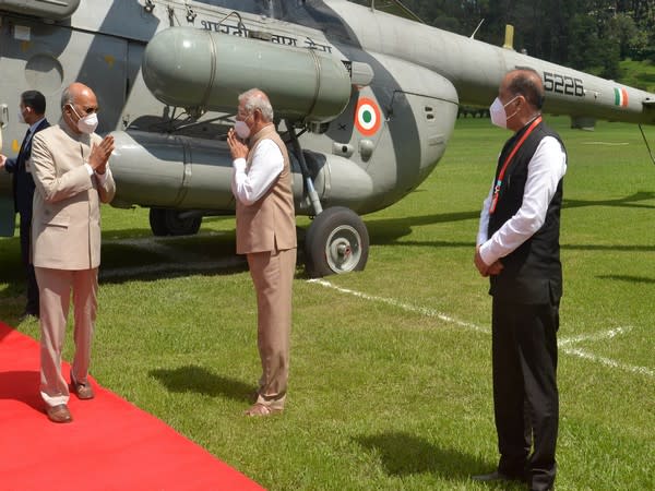 Governor of Himachal Pradesh Shri Rajendra Vishwanath Arlekar and Chief Minister Shri Jai Ram Thakur receiving President Kovind on his arrival at Shimla (Photo/ANI) 