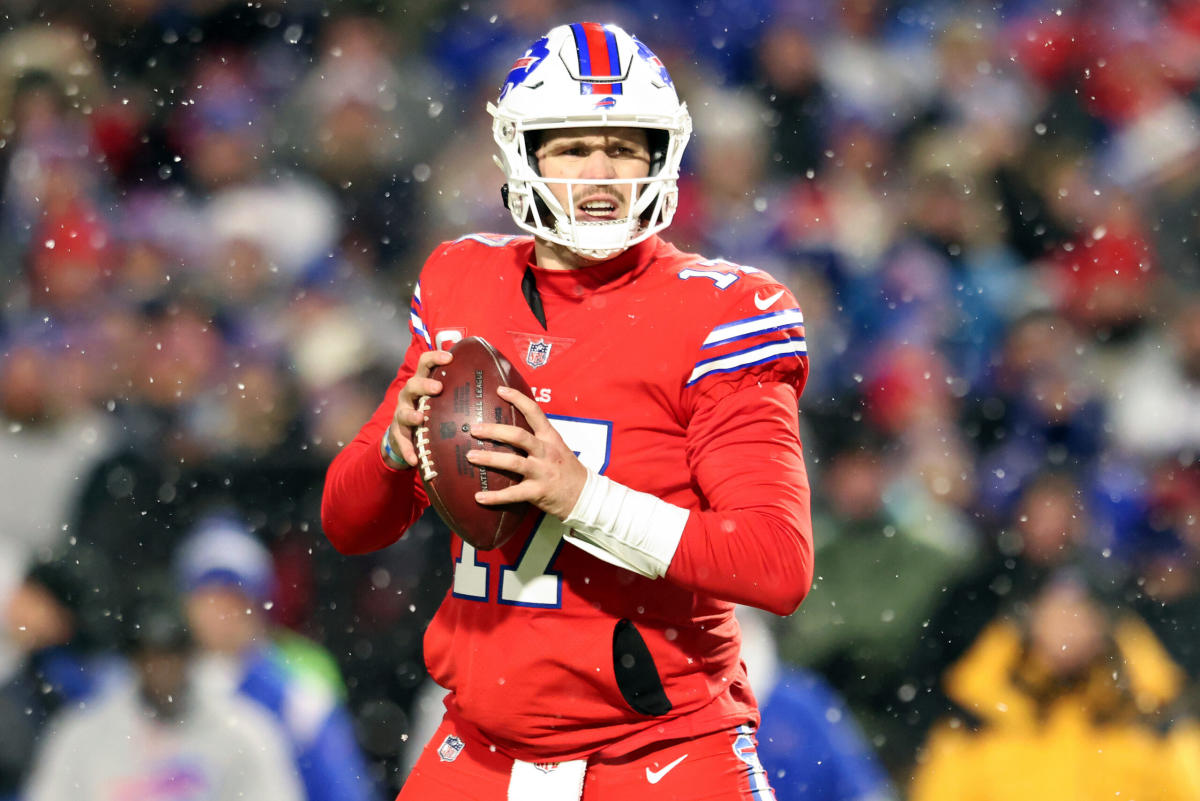 Bills' Josh Allen makes Round 3 prediction with Dolphins