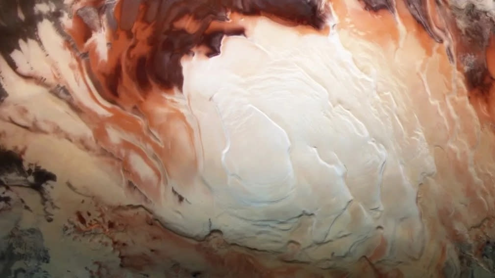  Spacecraft image showing a closeup of the ice cap at Mars' south pole. 