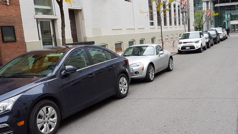 City will ease traffic by tightening rules on road closures for construction, Mayor Tory says