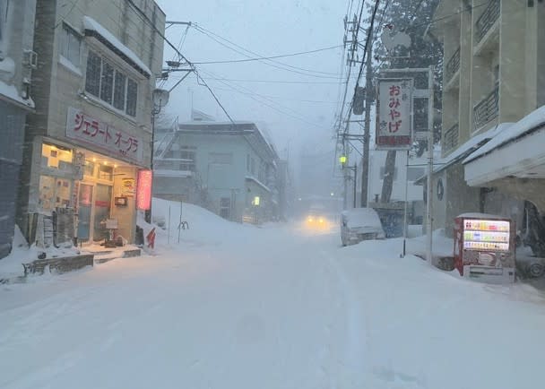 北海道和本州富山縣等地開始落大雪。(縱橫遊Fb)
