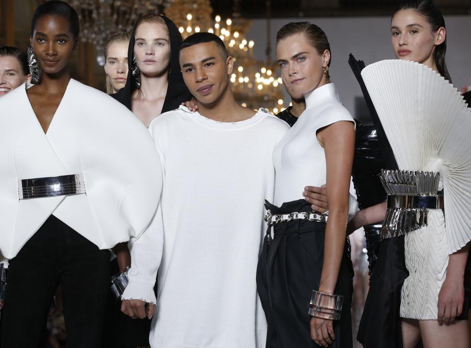 Cara Delevingne war 2014 erstmals Kampagnengesicht von Balmain, Olivier Rousteing ist seitdem ein großer Fan des Models. (Bild: AP Photo/Thibault Camus)