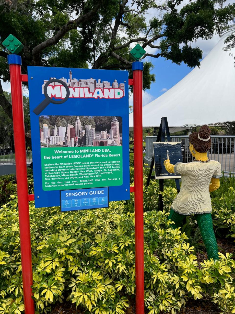Sensory guides helps guests prepare for various stimuli at LEGOLAND Florida attractions.