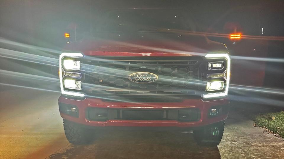 Owner Discovers New 2023 Ford Super Duty Pickup Has Mismatched Headlights photo