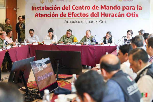 Autoridades trabajando por emergencia del huracán Otis en Acapulco, Guerrero