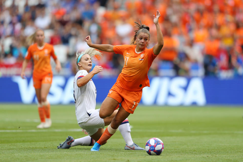 Lieke Martens of the Netherlands is challenged by Julie Ertz of the USA. (Credit: Getty Images)