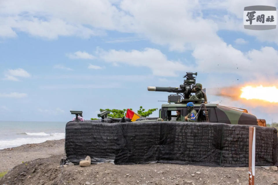 國軍現役拖式飛彈悍馬車。(圖/軍聞社)