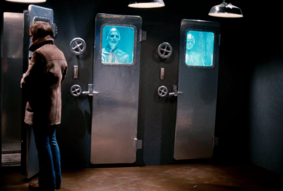 Sci-fi cryogenics set featured in the ABC television series 'The Wide World of Mystery', episode 'The Two Deaths of Sean Doolittle'.