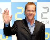 Glimpflich davon kam Kiefer Sutherland: 2009 wurde er von der New Yorker Polizei verhaftet, nachdem er auf einer Party im Streit einem Modedesigner eine Kopfnuss verpasst hatte. Der "24"-Star entschuldigte sich und entkam einer Anklage wegen Körperverletzung, die weitreichend Folgen gehabt hätte: Sutherland war bereits 2007 wegen mehrfacher Alkoholfahrten zu fünf Jahren auf Bewährung verurtelilt worden. (Bild: Junko Kimura/Getty Images)