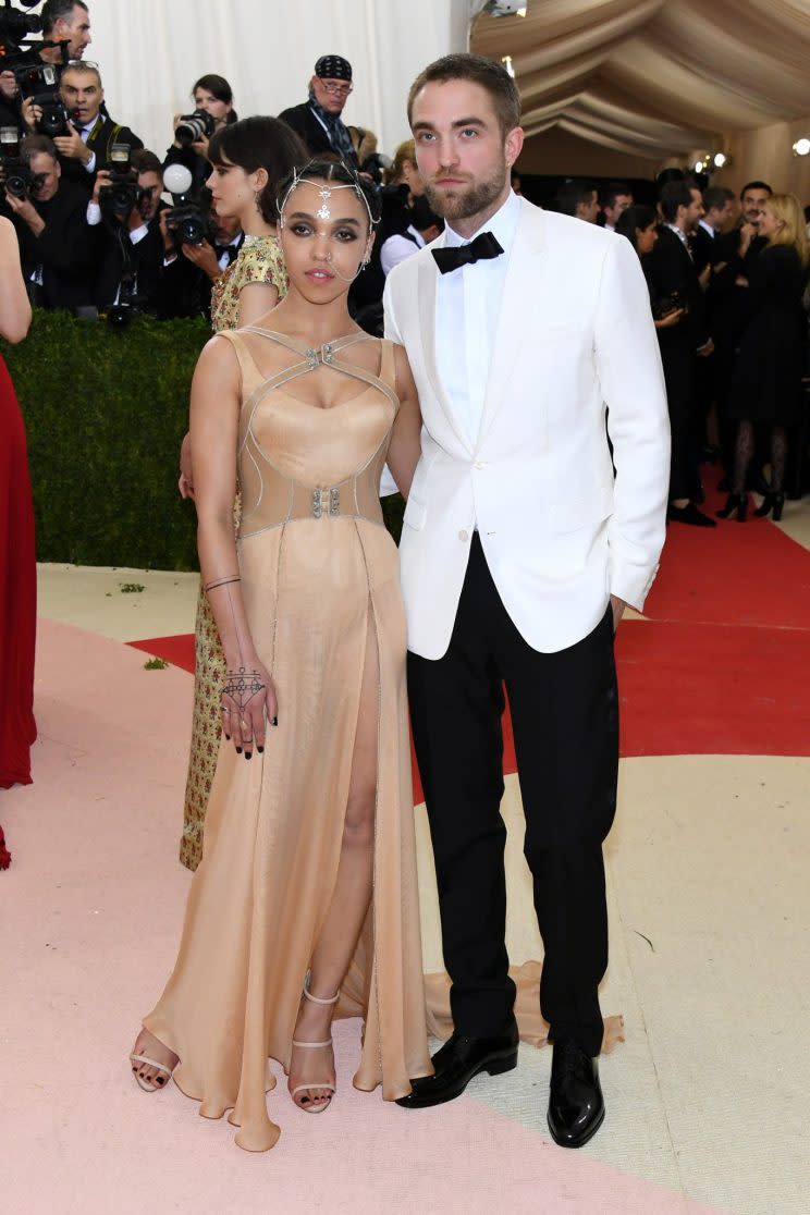 FKA Twigs and Robert Pattinson at the 2016 Met Gala. (Photo: Getty Images)