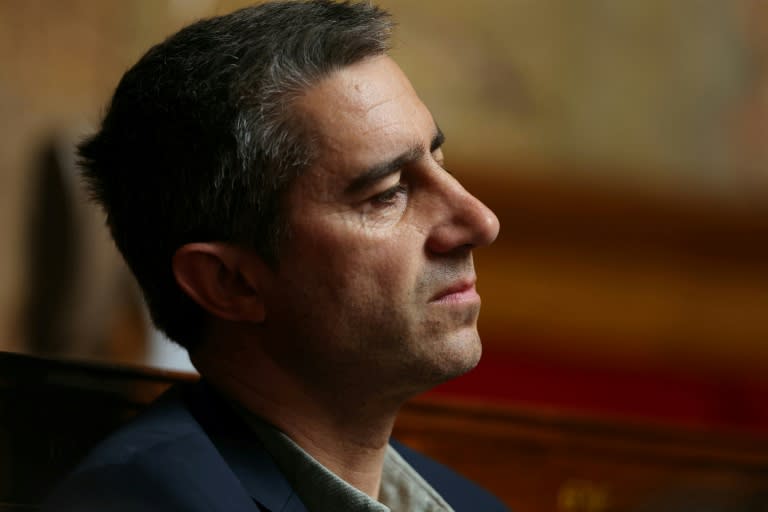 Le député La France insoumise François Ruffin assiste à une séance de questions au gouvernement à l'Assemblée nationale, à Paris, le 30 avril 2024 (Thomas SAMSON)