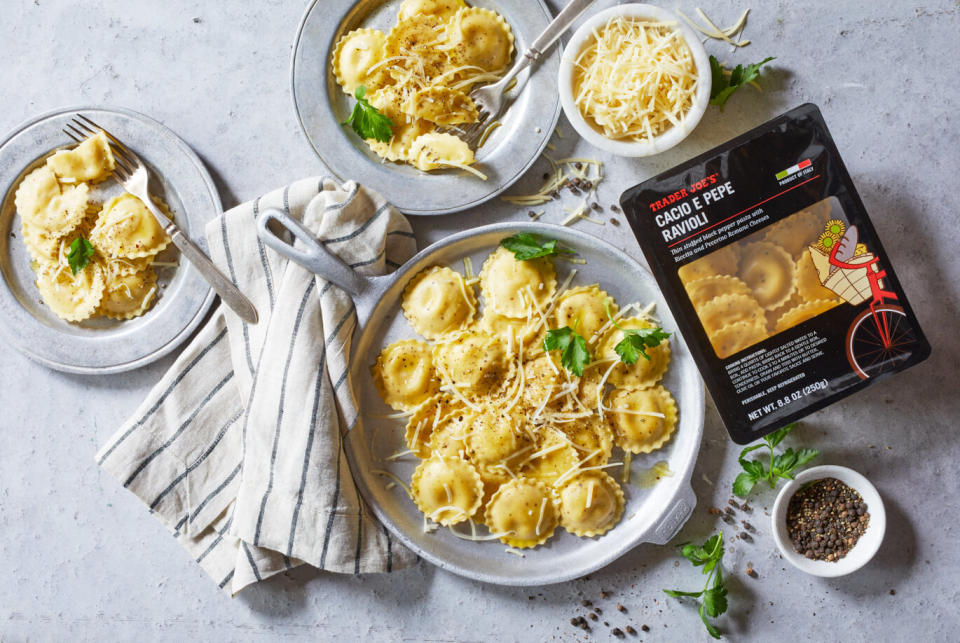 Cooked cacio e pepe ravioli.