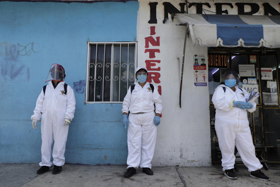 Information brigade in Lomas de San Lorenzo, Iztpalapa, on July 15, 2020, one of the colonies of Mexico City that returned to a lockdown due to the high number of COVID-19 infections in the capital. (Photo by Gerardo Vieyra/NurPhoto via Getty Images)