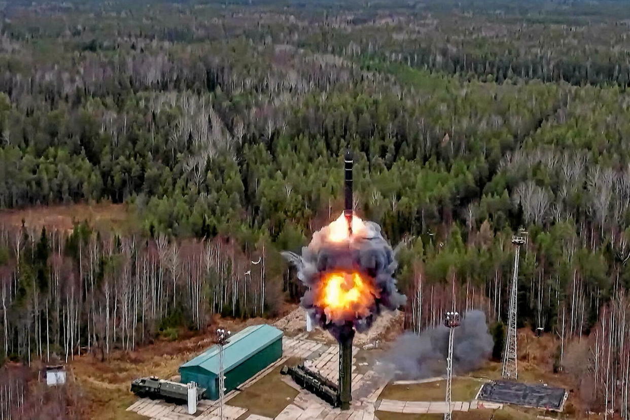 Un missile Yars est tiré, en octobre 2022, depuis le cosmodrome de Plessetsk en Russie. Photo fournie par le gouvernement russe.  - Credit:UPI / ABACA