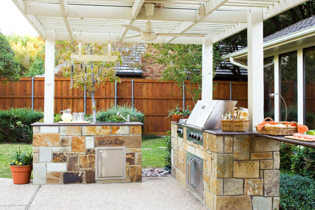 32 Outdoor Kitchen Ideas Perfect for Entertaining