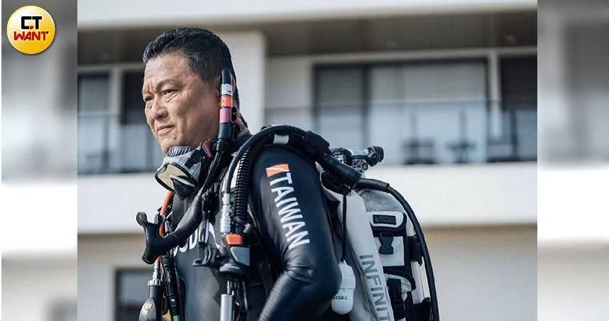 擁有3星潛水教練資格的陳克誠，訓練出許多身障者拿到潛水執照，一圓潛水夢。（圖／翻攝身障潛水協會臉書官網）