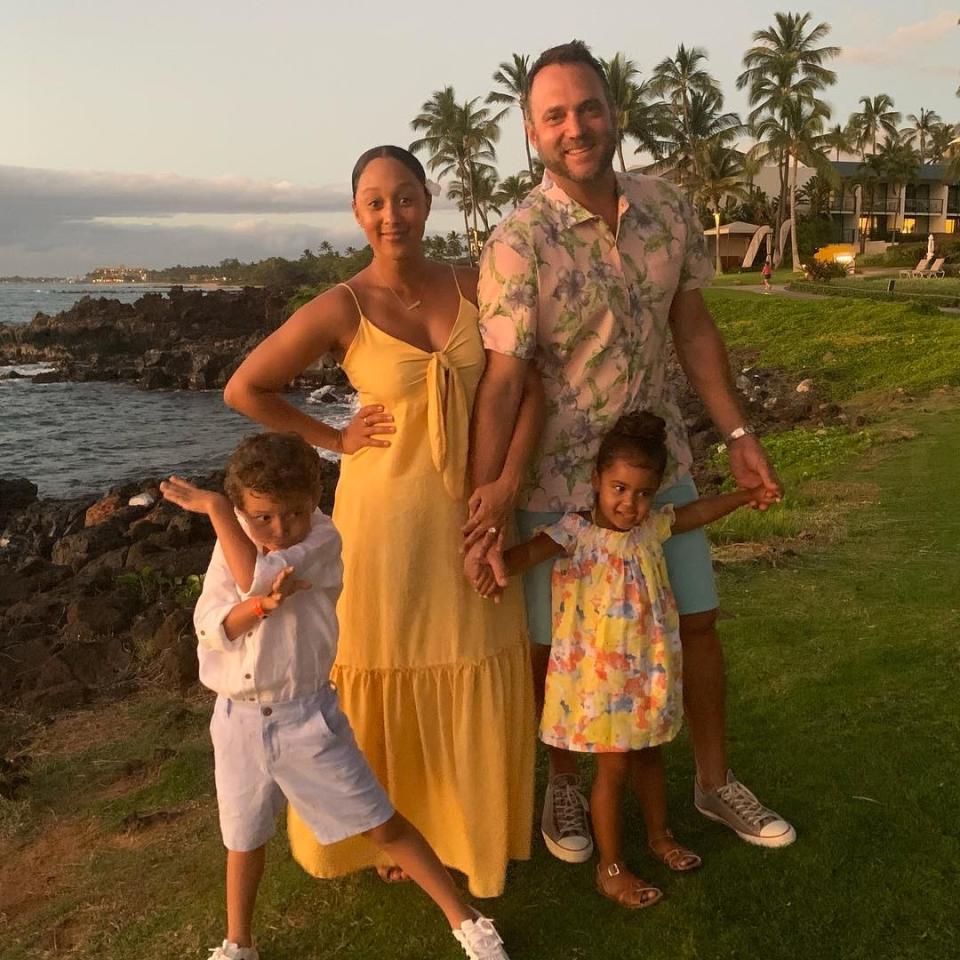 Adam Housley, Tamera Mowry, Son, Aden, Daughter, Ariah, Hawaii, Christmas 2018