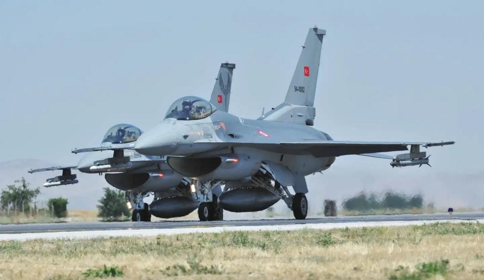 A Turkish Air Force F-16 pair heads out for a training mission, led by an F-16C Block 50. <em>TURKISH MINISTRY OF NATIONAL DEFENSE</em>