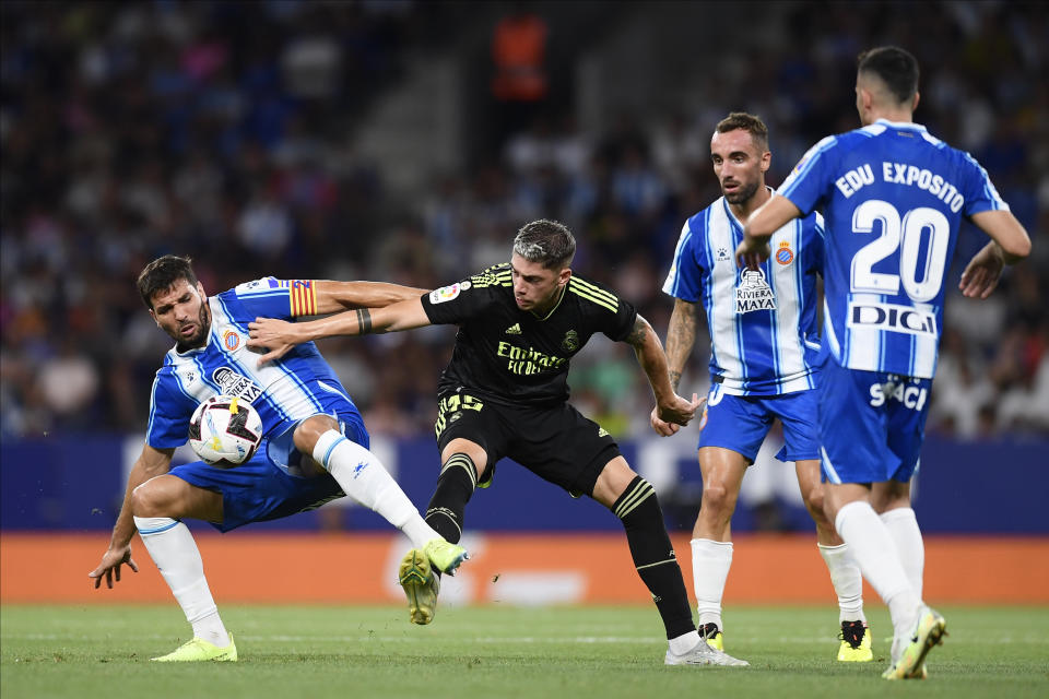 BARCELONA, SPAIN - 28 August: Federico Valverde central midfield of Real Madrid and Uruguay and Leandro Cabrera centre-back of Espanyol de Barcelona and Uruguay compete for the ball during the La Liga Santander match between RCD Espanyol and Real Madrid CF at RCDE Stadium on August 28, 2022 in Barcelona, Spain. (Photo by Jose Hernandez/Anadolu Agency via Getty Images)