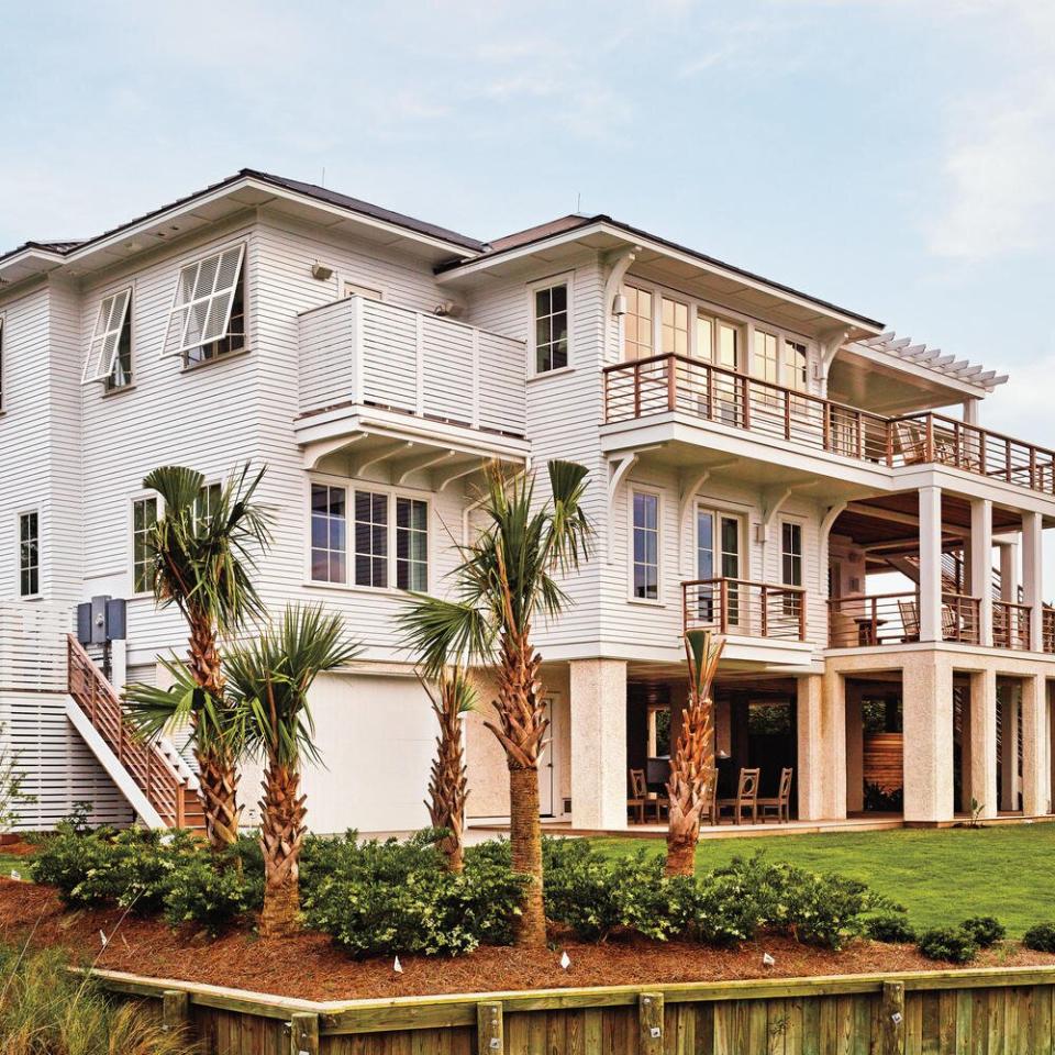 This Colorful Carolina Beach Cottage Is the Perfect Mix of Classic and Contemporary