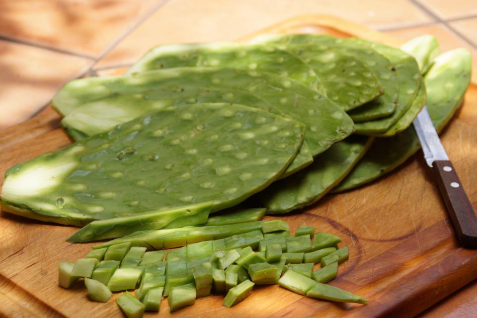 Atrévete a preparar postres con nopal. Foto: Getty Images