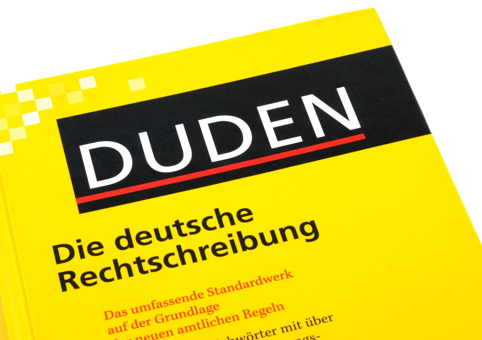 Der Duden ist das wichtigste Grundlagenwerk der deutschen Sprache. Wer sucht, findet darin auch Sprachperlen, die viel zu wenig genutzt werden. (Symbolbild: gettyimages / PeJo29)