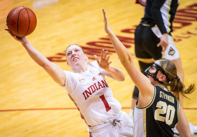 How Lexus Bargesser grew as sophomore — and could be essential to Indiana  tournament run