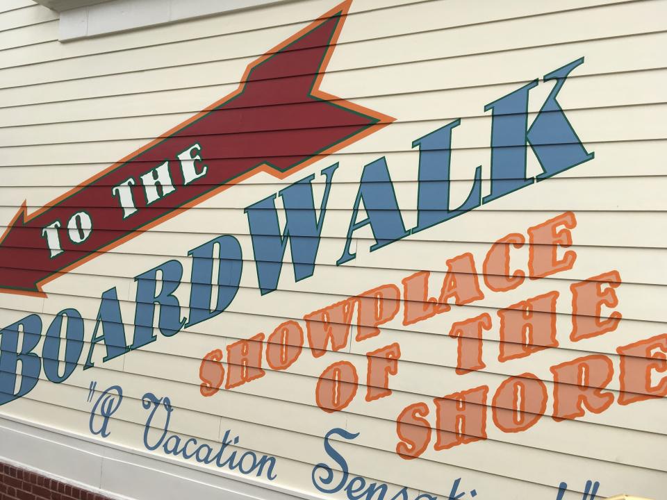 the boardwalk sign at disney's boardwalk resort