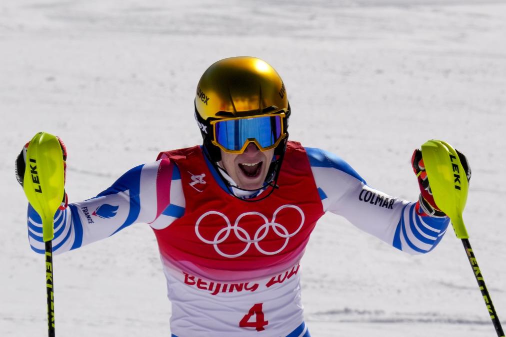 Clément Noël remporte l’or pour la France en slalom masculin