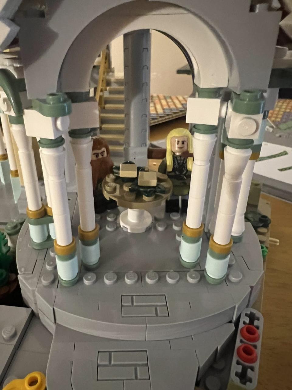 Legolas and Gimli Minifigures in the gazebo