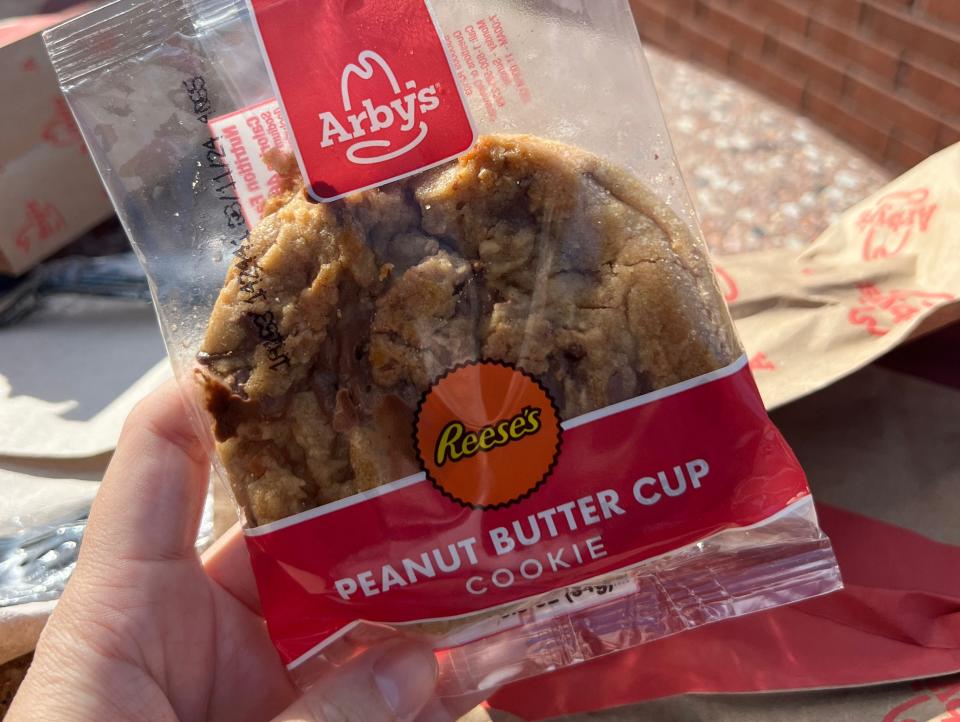 reese's peanut butter cup cookie arby's